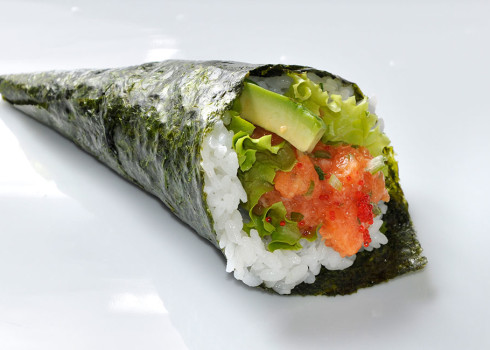 Spicy Salmon Temaki - Salmone